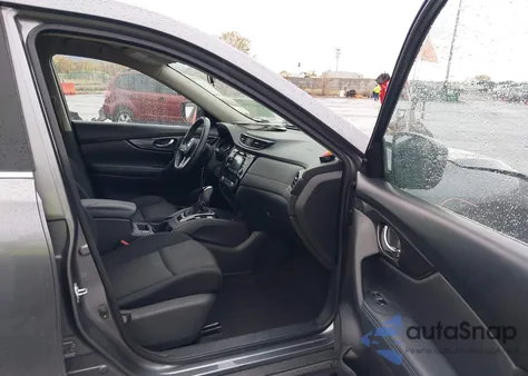 2017 Nissan Rogue Sv z USA, uszkodzony, nr VIN KNMAT2MV4HP582359